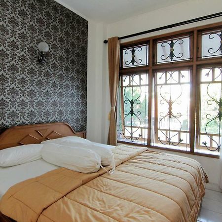 Hotel Fevytra Syariah Yogyakarta Exterior photo