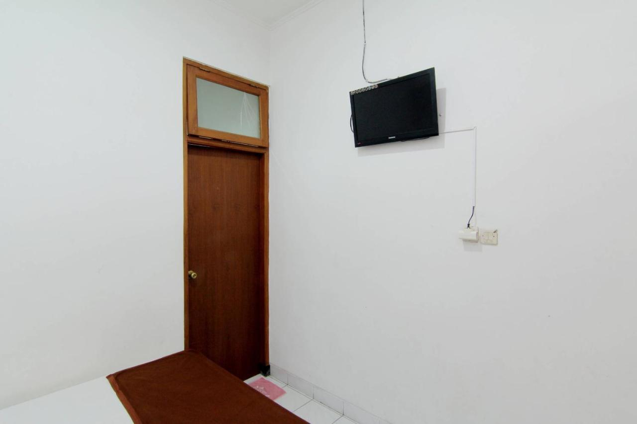 Hotel Fevytra Syariah Yogyakarta Exterior photo