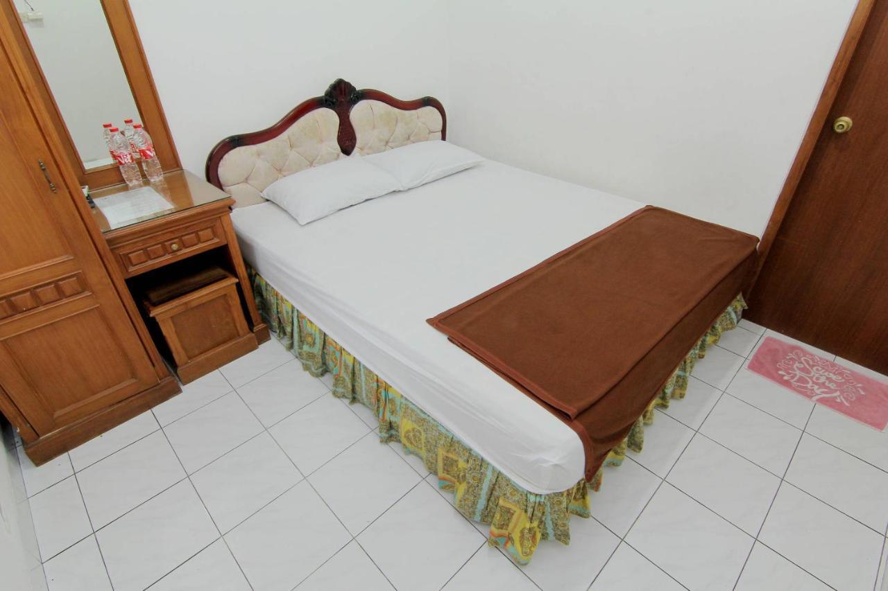 Hotel Fevytra Syariah Yogyakarta Exterior photo