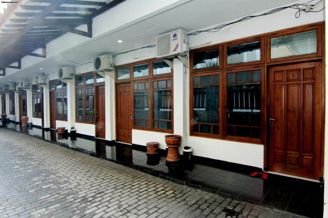 Hotel Fevytra Syariah Yogyakarta Exterior photo