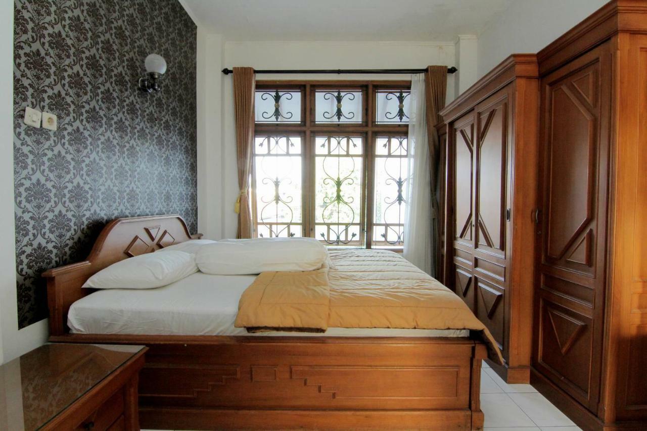 Hotel Fevytra Syariah Yogyakarta Exterior photo