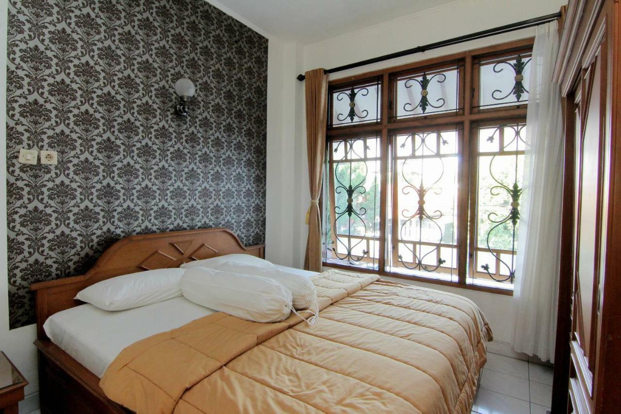 Hotel Fevytra Syariah Yogyakarta Exterior photo